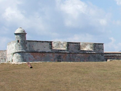 Одна из башен крепости Сан Педро де ла Рока